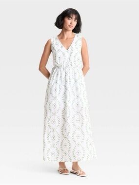 A New Day White V-Neck Sleeveless Maxi Dress
